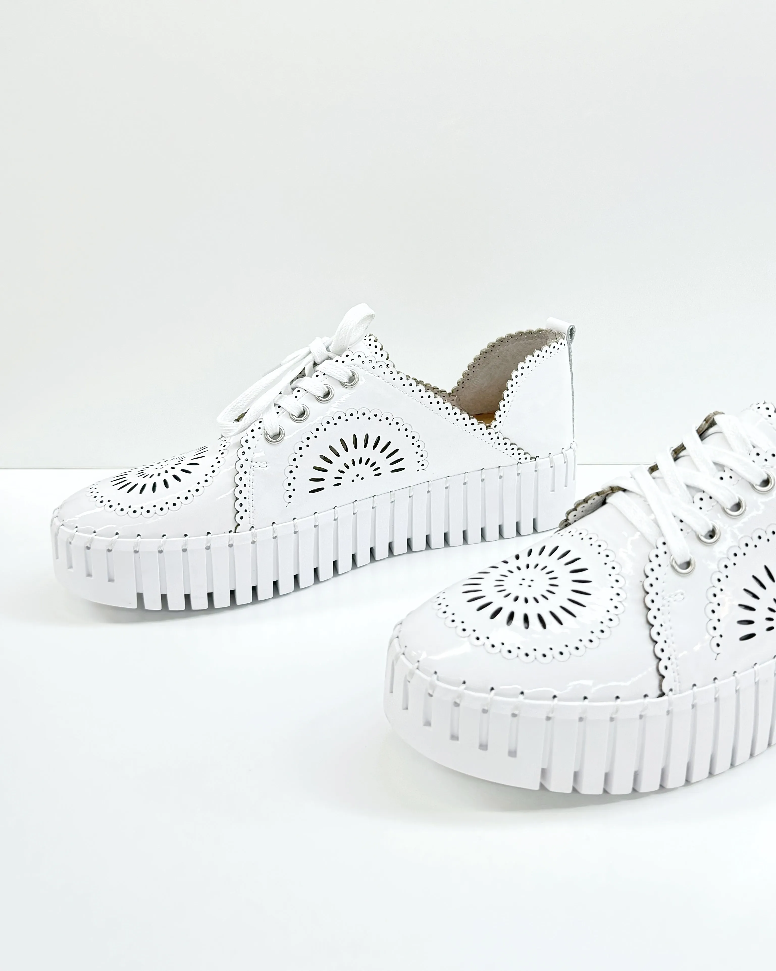 Bafia (White Patent)