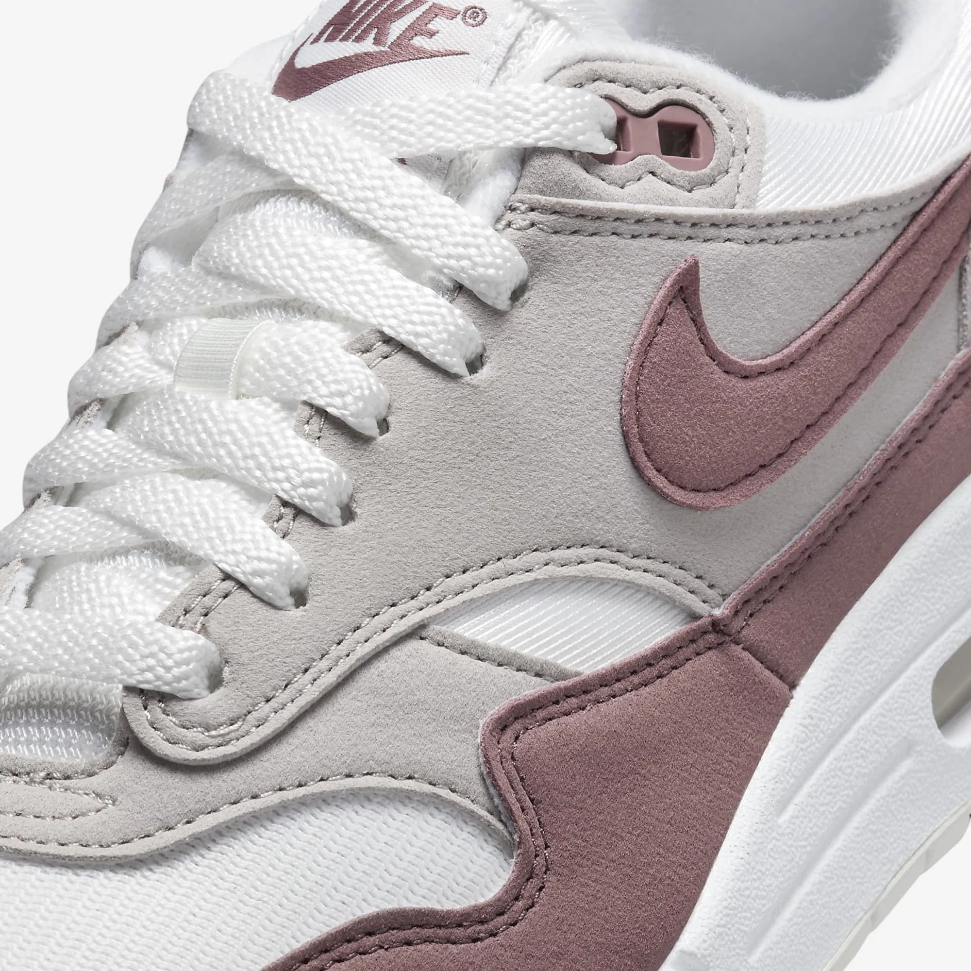 WMN'S AIR MAX 1 'SUMMIT WHITE/SMOKEY MAUVE-LT IRON ORE'